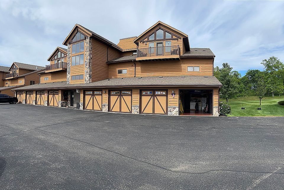1st image of 1826 Parkland Dr #503