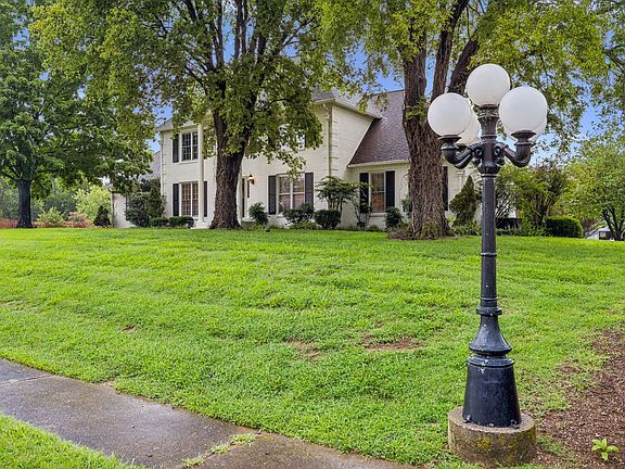 3rd image of 225 Ashawn Blvd