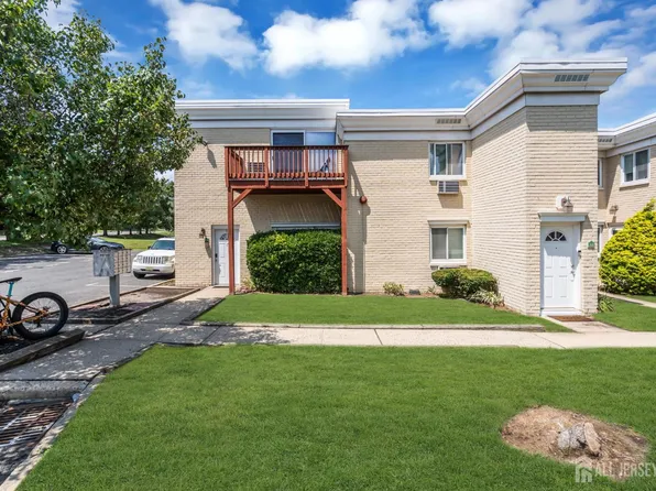 13 Lake Ave APT 1A, East Brunswick, NJ 08816