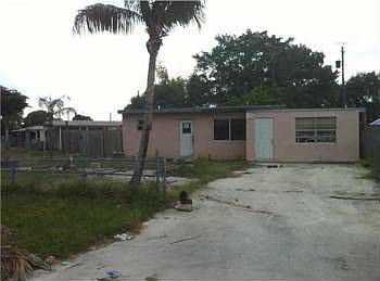 2nd image of 4090 Plum Tree Dr