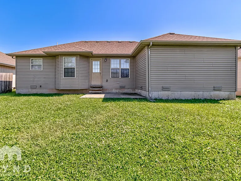 1147 S Arcadia Ave — Photo 18