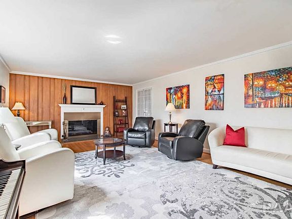 5th image of 317 W Hollyridge Cir