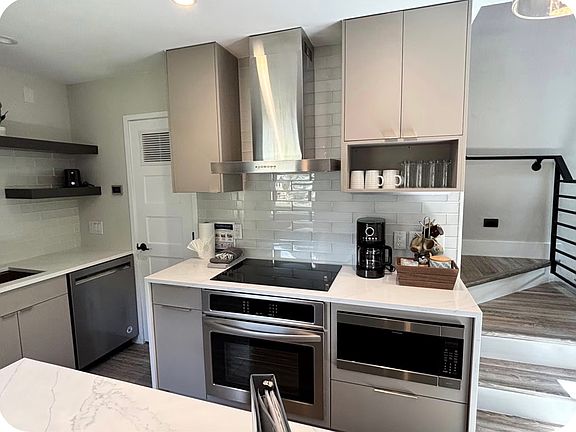 4th image of 855 S 5th Ave APT 206