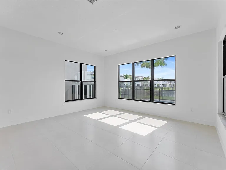 20062 Hirono Ln — Photo 14