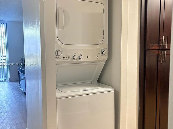 5th image of 3300 NE 191st St APT 211