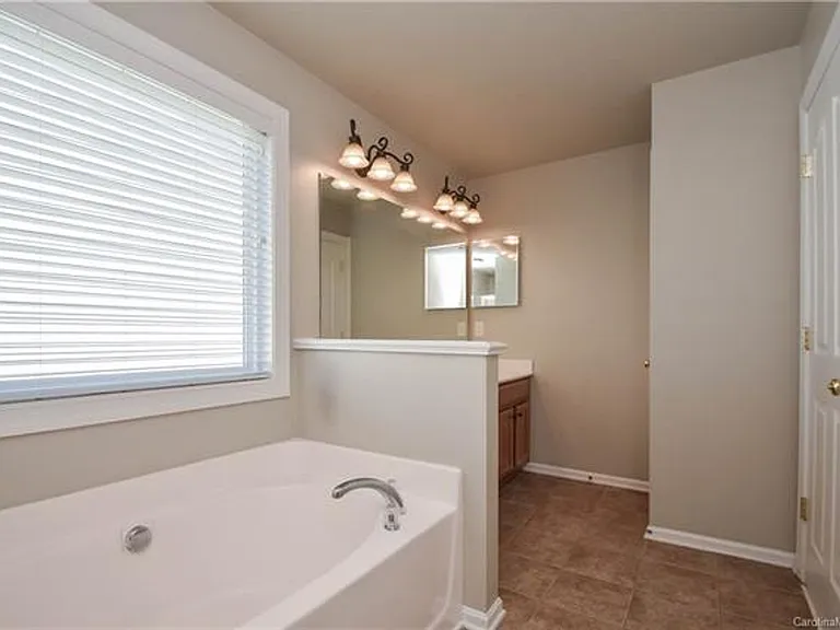 16022 Prescott Hill Ave — Photo 11