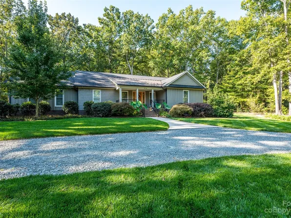 216 Hugh Crocker Rd, Matthews, NC 28104