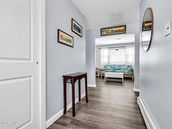 5th image of 105 Bonaire Drive