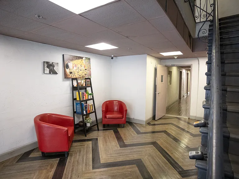 Bronson Lofts — Photo 15