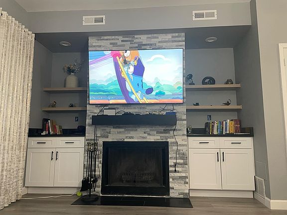 2nd image of 2793 Chateau Cir