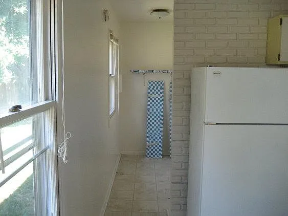 2504 Worcester Dr — Photo 4