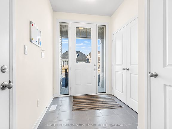 3rd image of 18 Oakmont Dr