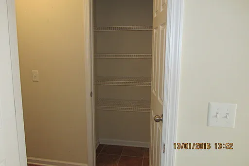 2 bed, 1025 sqft, $995 — Photo 4