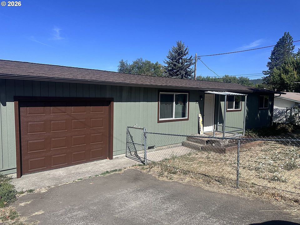 1st image of 351 SE Darrell Ave