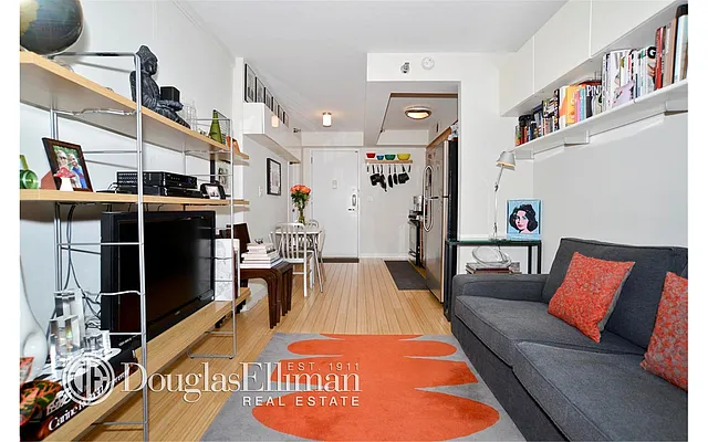 Rented by Douglas Elliman | media 25