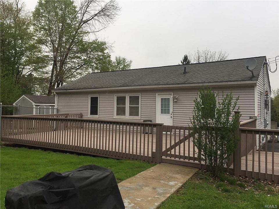 1st image of 102 Linden Ln