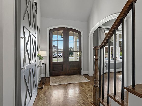 5th image of 601 Drew St