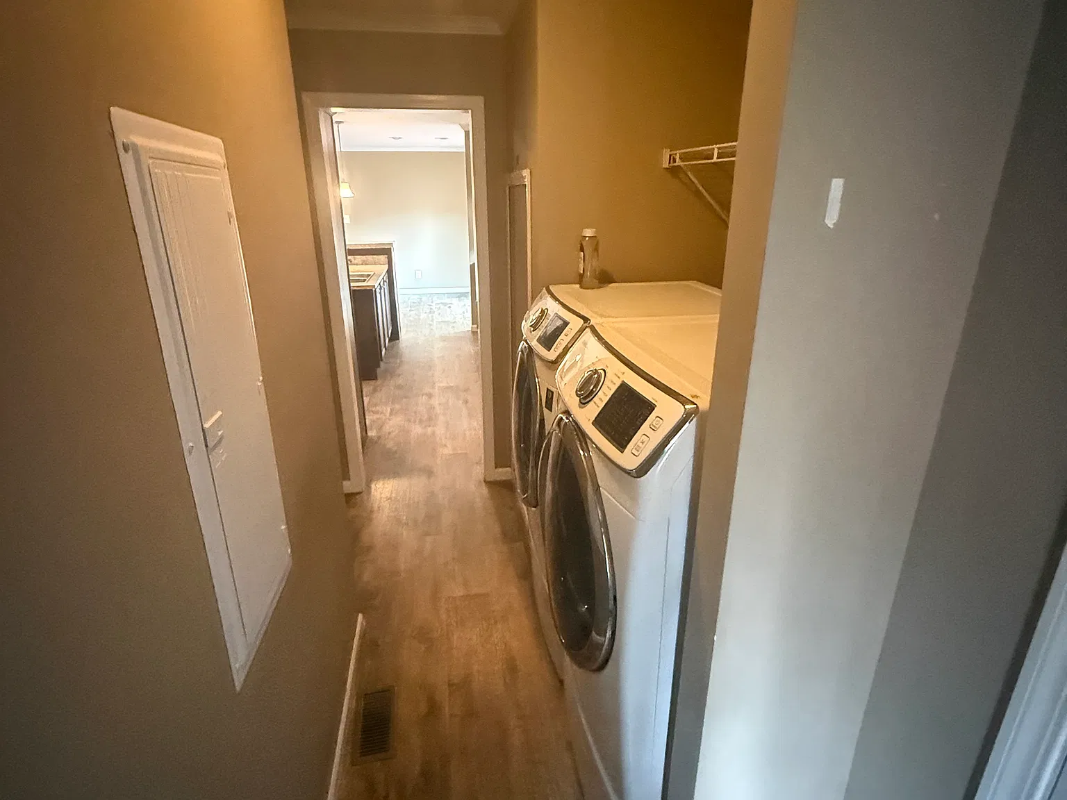 3 bed, 1323 sqft, $2,200 — Photo 3