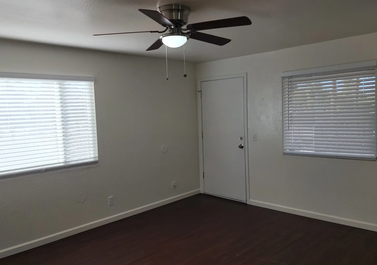 2 bed, 735 sqft, $1,250 — Photo 1