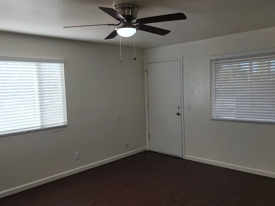 1211 W University Dr #5