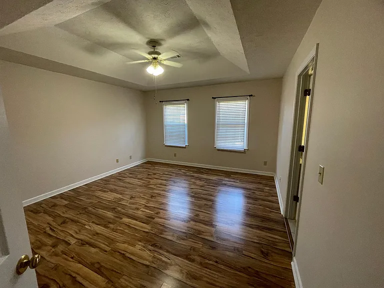 7004 Robins Nest Dr — Photo 10