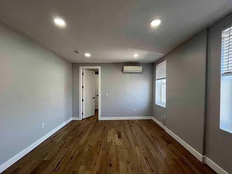 131 Hancock Ave #2D — Photo 6