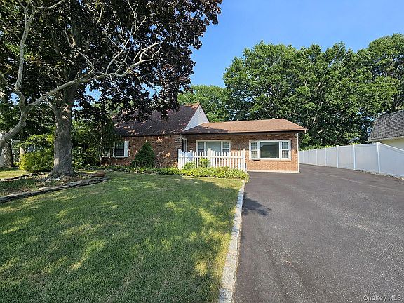 2nd image of 60 Meyer Lane