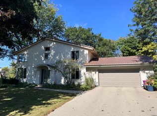 15270 Red Fox Ln, Elm Grove, WI 53122