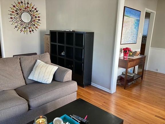 4th image of 549 Valmore Ave