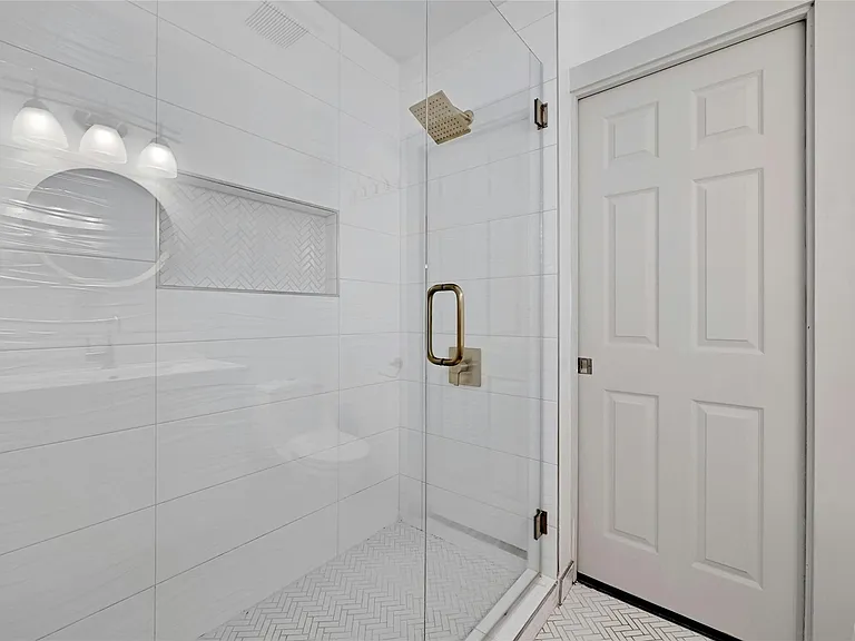 2604 Berkett Dr — Photo 15