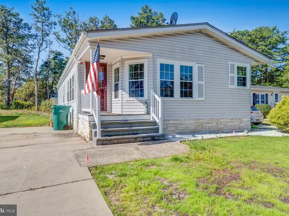 214 Holly Ct, Whiting, NJ 08759