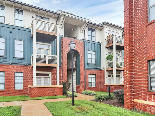 450 New Bern Station Ct, Charlotte, NC 28209