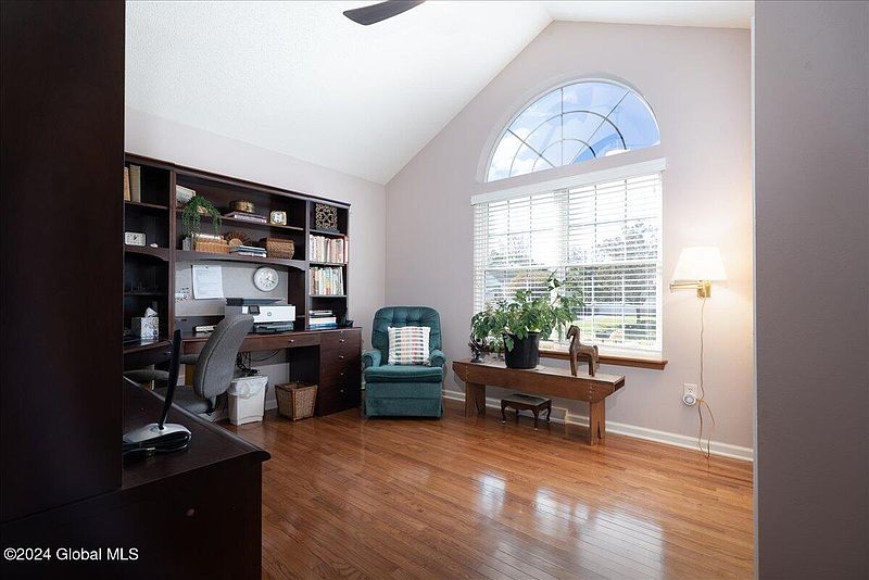 4th image of 15 Camden Circle