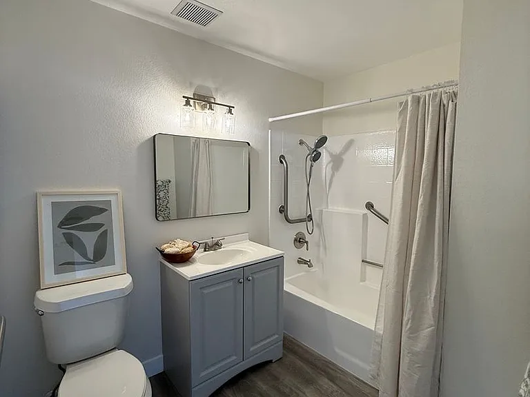 Hawaiian Terrace Apartments — Photo 7