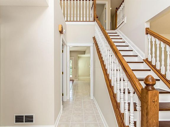 3rd image of 7061 Bowermoss Dr