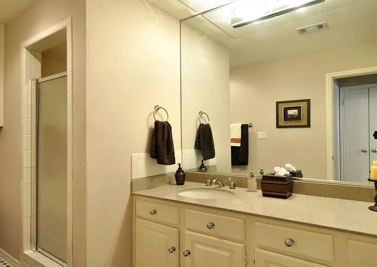 4405 Bowser Ave #205 — Photo 14