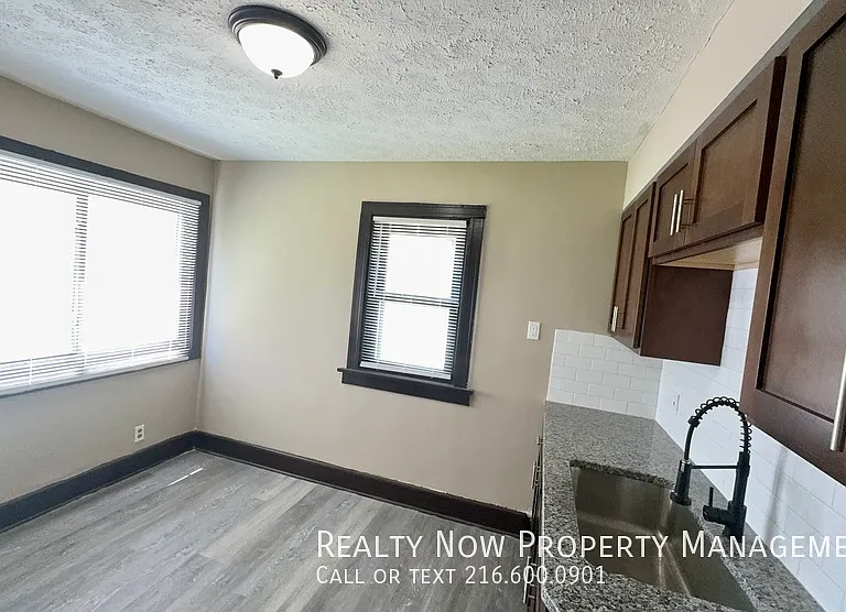 11100 Lincoln Ave — Photo 12