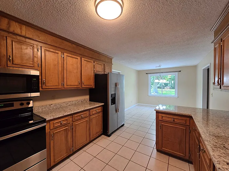 1520 Crowndale Dr — Photo 9