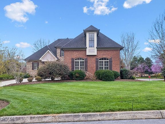 2nd image of 9009 Farrell Park Ln