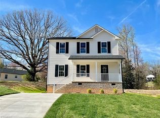 884 Berg St, Asheboro, NC 27203