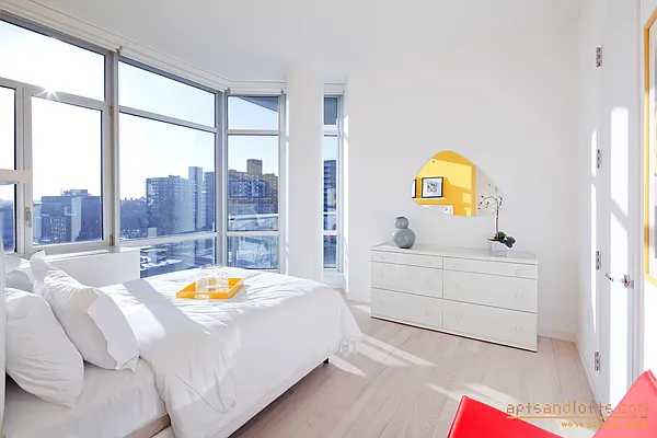 Rented by aptsandlofts.com | media 2