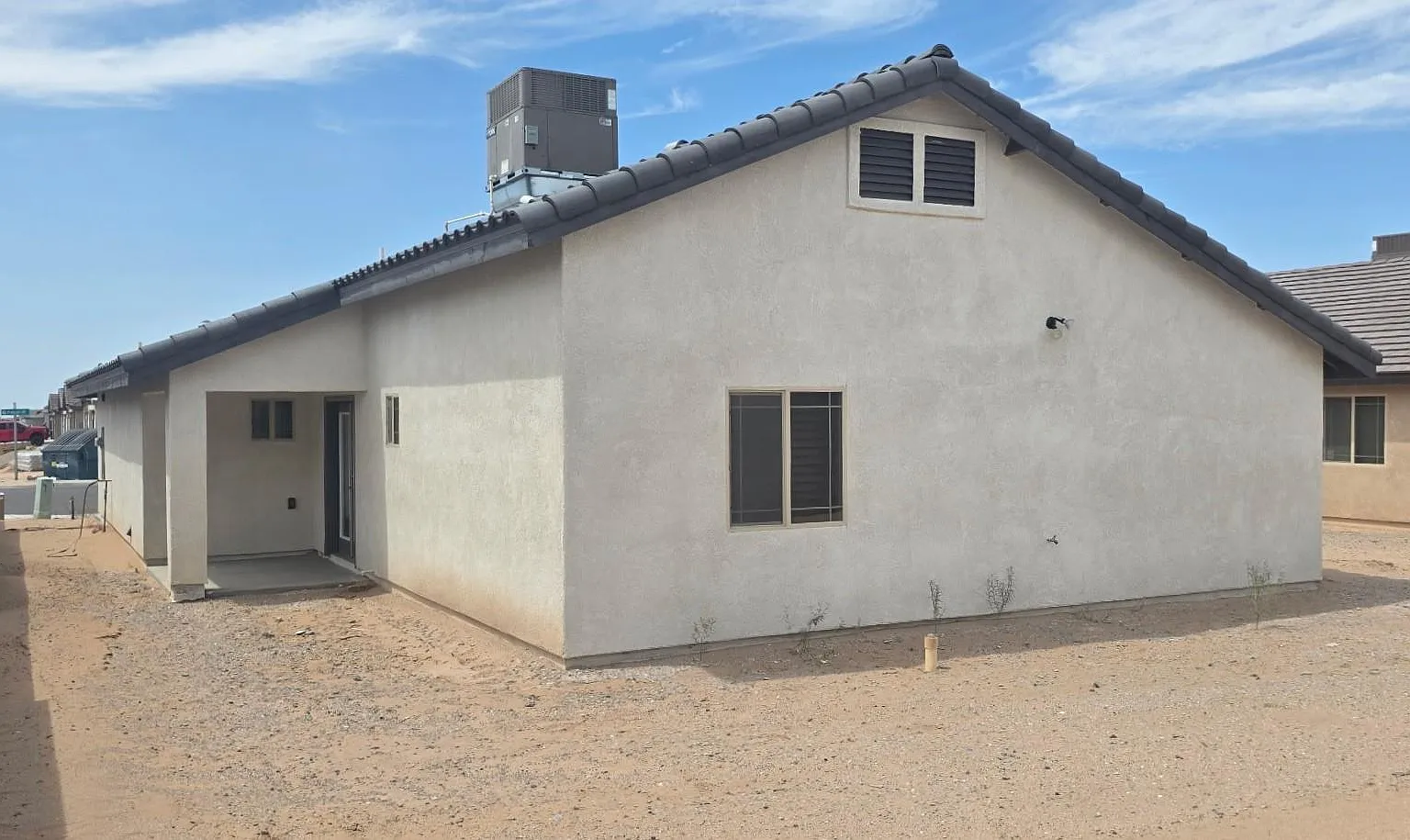 3 bed, 2.0 bath, 1179 sqft, $2,000 — Photo 2