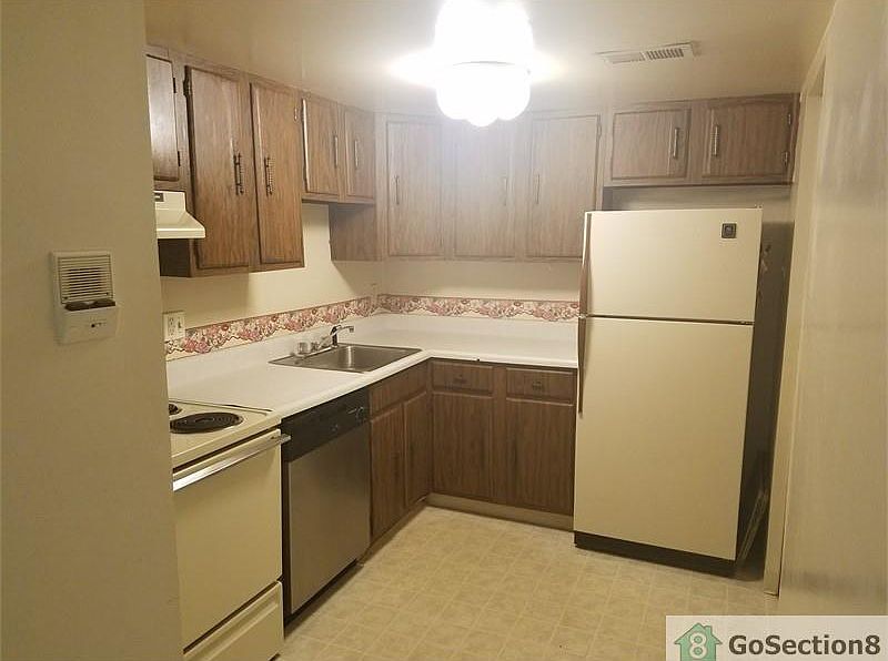 2nd image of 304 Westinghouse Ave APT F