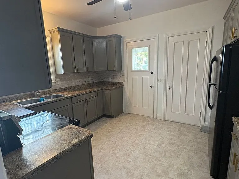 45 Clay Ave — Photo 13