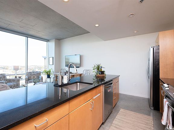 4th image of 315 Rock St APT 1109