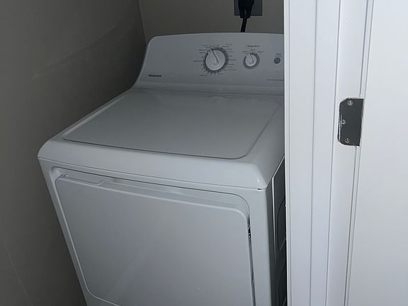 5th image of 903 South Ave #2