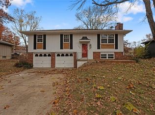 109 SE Castlerock Dr, Blue Springs, MO 64014