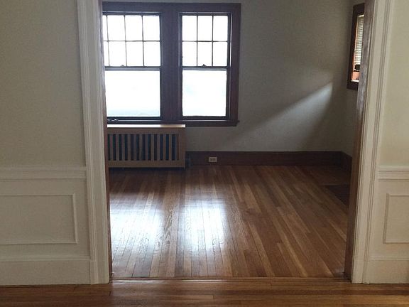 Foyer/ dining room