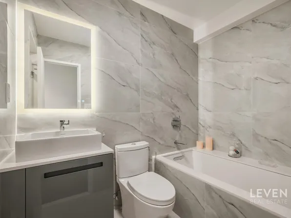 117 East 57th Street image 7 of 16