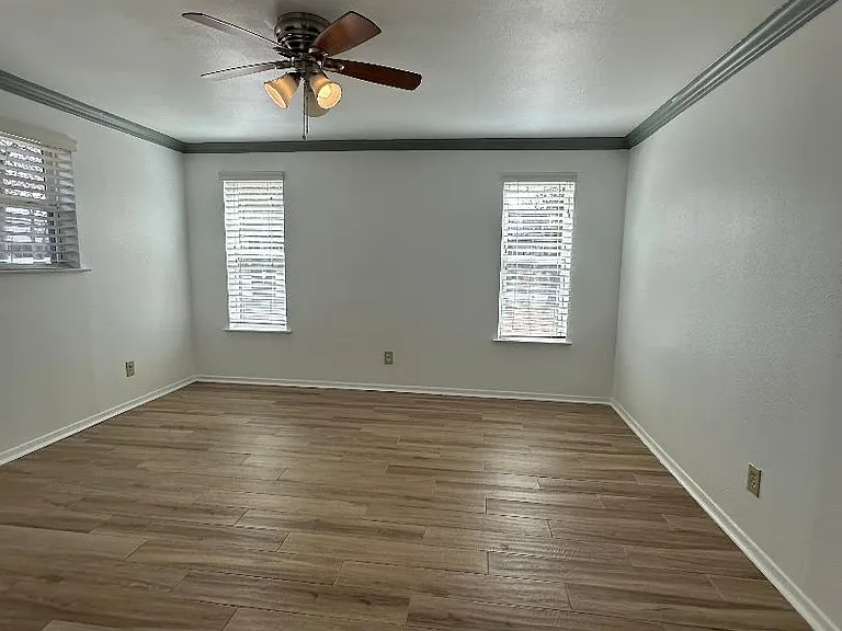 532 Oak Grove Ln — Photo 15